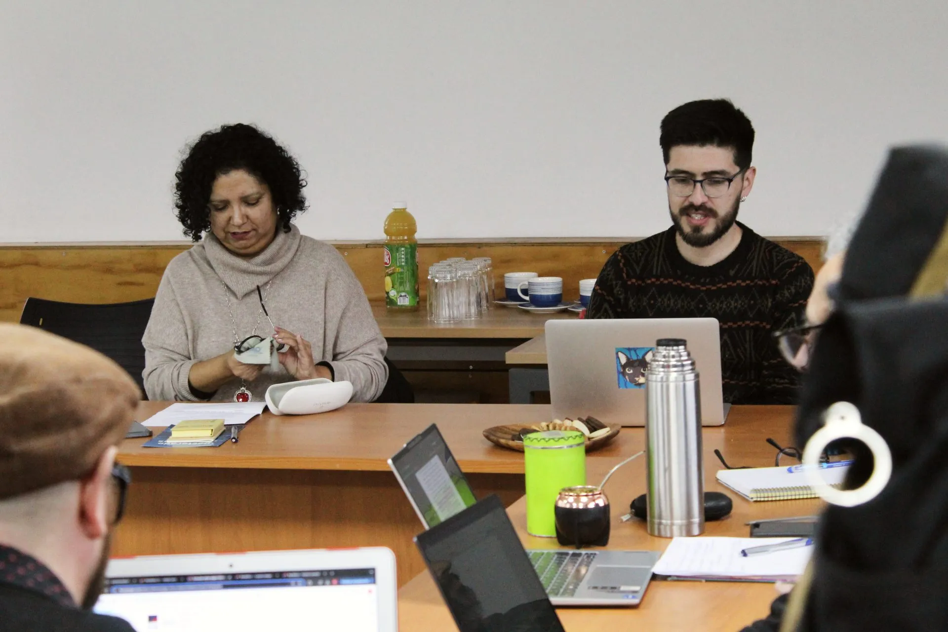 Dra. Claudia Zapata imparte curso sobre “Pensamiento indígena en América Latina”.