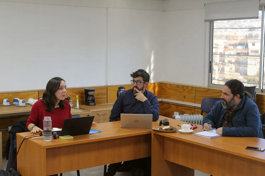 Dra. Macarena Orchard imparte clase sobre la sociología del respeto en el Doctorado en Ciencias Sociales de la Universidad de Playa Ancha