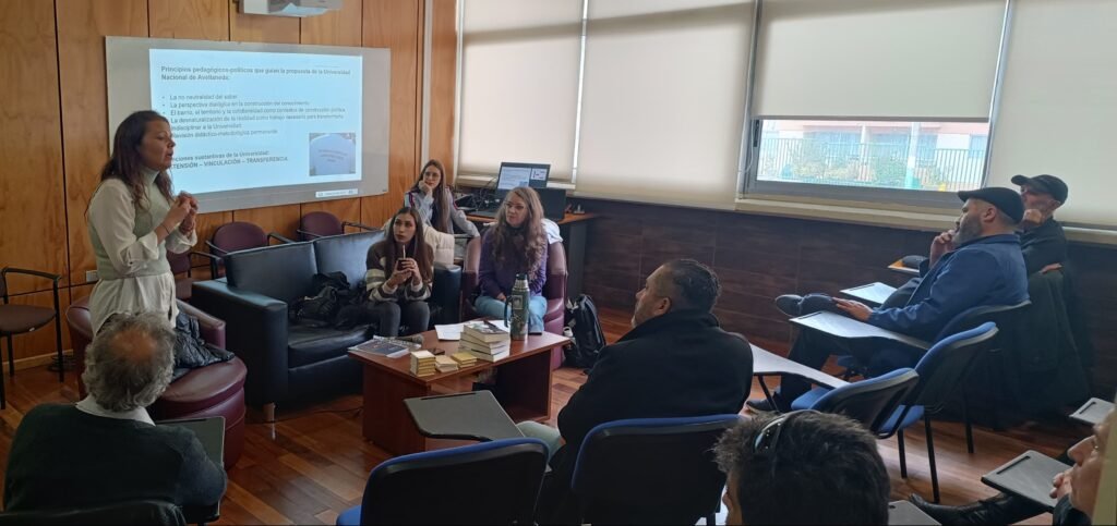 Expertas en turismo comunitario de la Universidad Nacional de Avellanada, Argentina exponen en la Universidad de Playa Ancha, Valparaíso Chile.