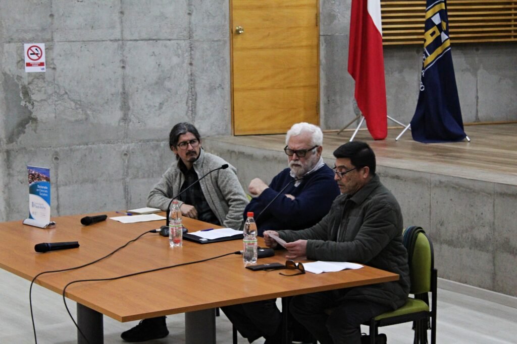 “Pensar las posibilidades de la interdisciplina”: El paso del Dr. Roberto Follari por la Universidad de Playa Ancha