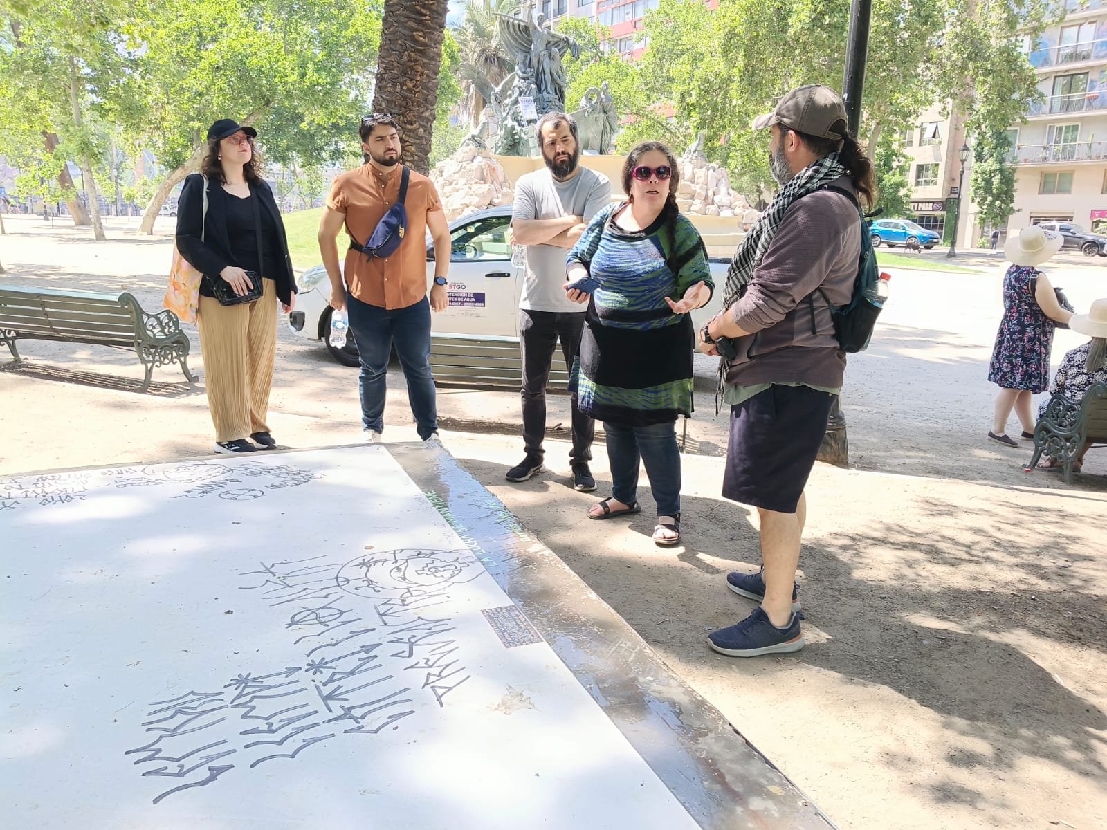 Investigación situada y memoria: Doctorado en Ciencias Sociales desarrolla clase itinerante en Santiago